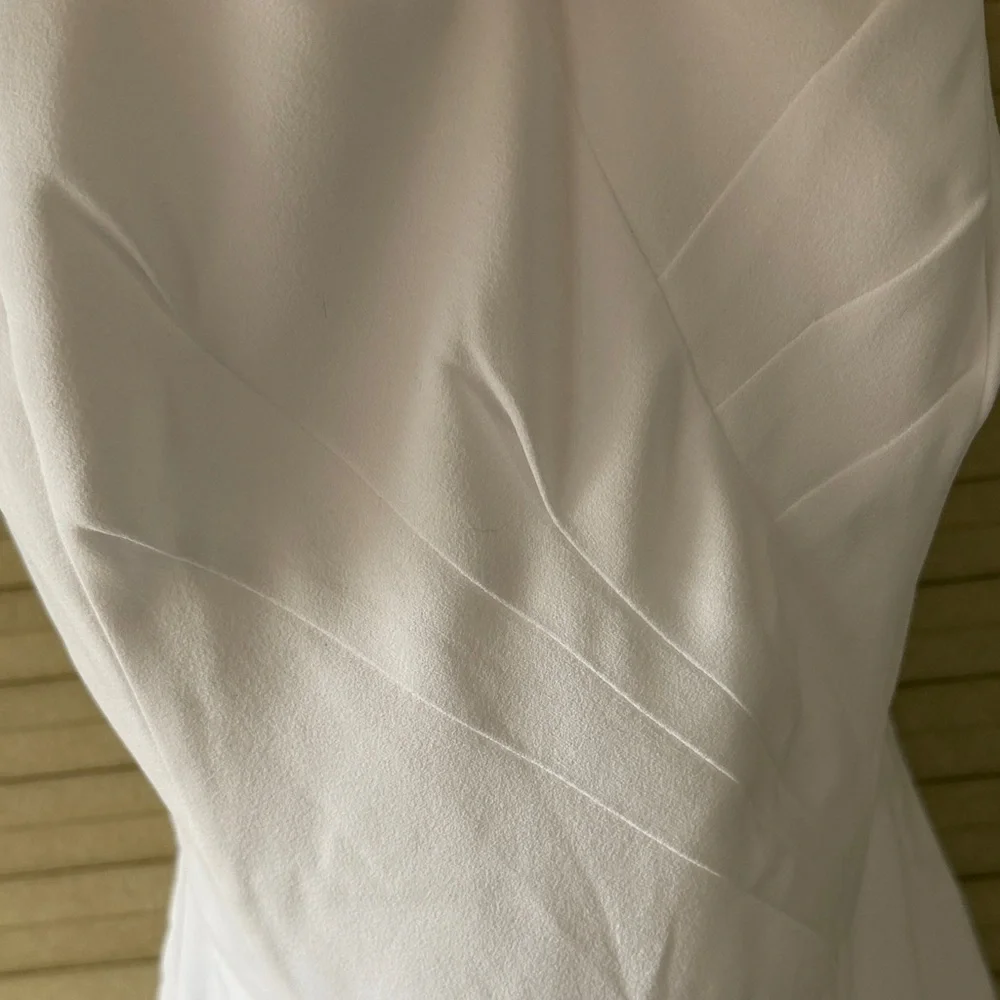 NWT Lily Pulitzer! White Sleeveless Romper with belt - Picture 4 of 5